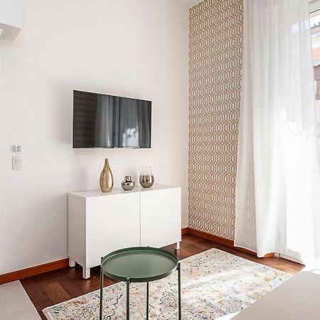Апартаменты "Gold Fashion" - Residenza Duomo Citylife Милан Экстерьер фото