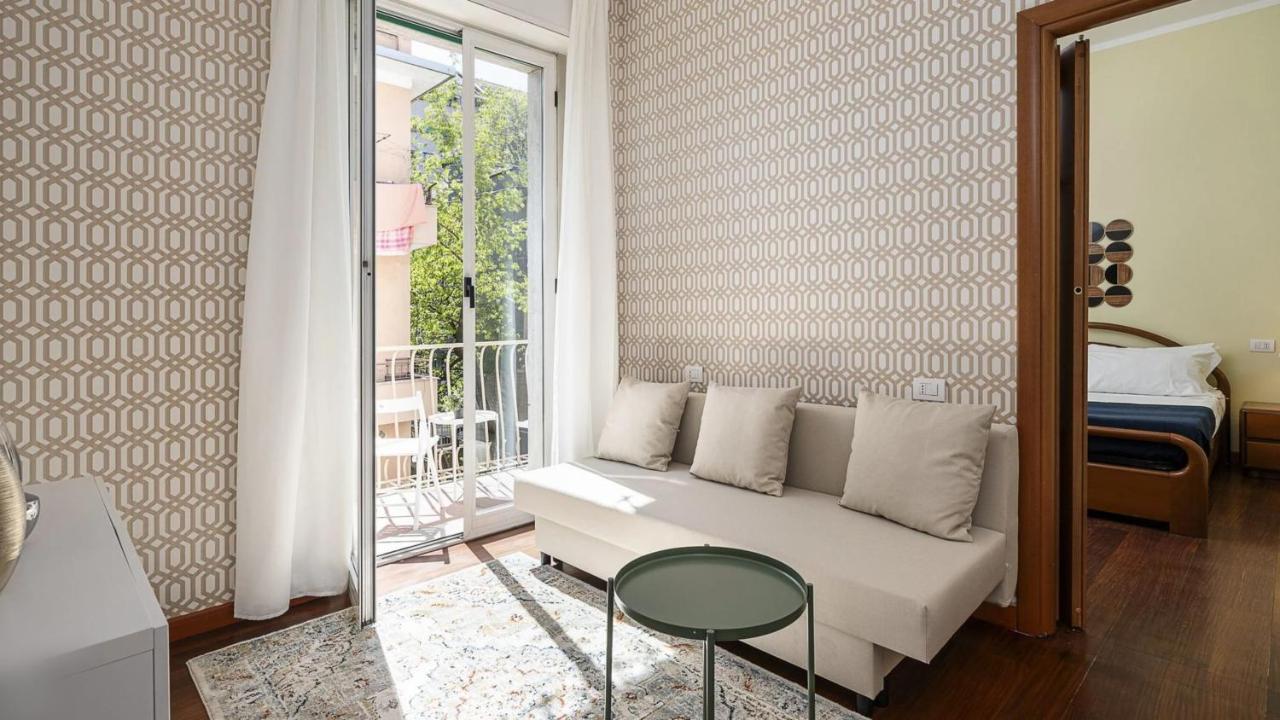 Апартаменты "Gold Fashion" - Residenza Duomo Citylife Милан Экстерьер фото